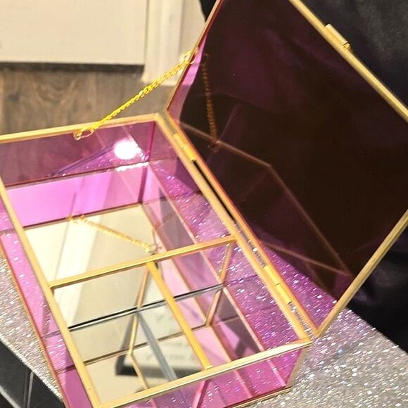 Curios Pink & Gold Mirrored Jewelry Organizer - Picture 5 of 10